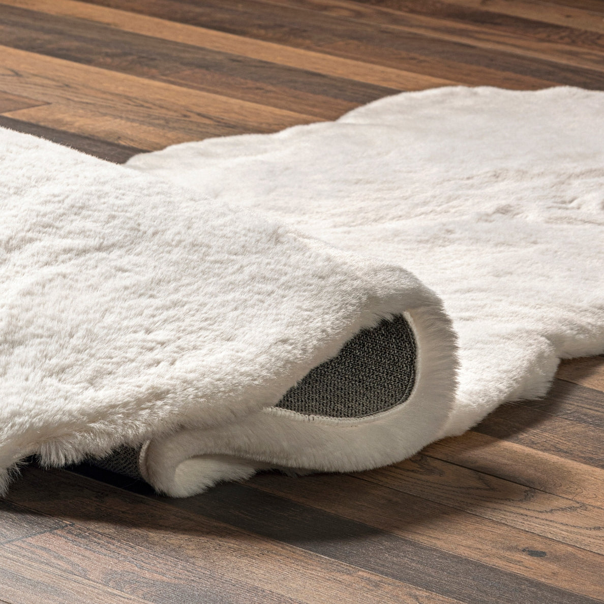 Eline Faux Sheepskin Machine Washable Area Rug