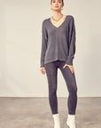 ROBIN V-NECK KNIT TOP