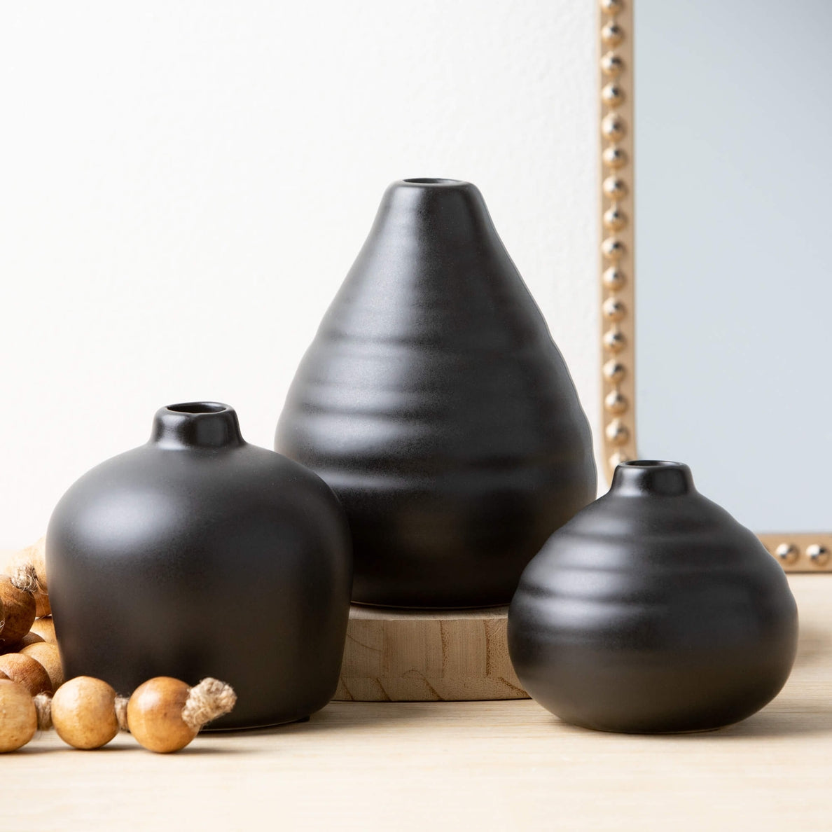 Ebony Compact Vase / Set of 3