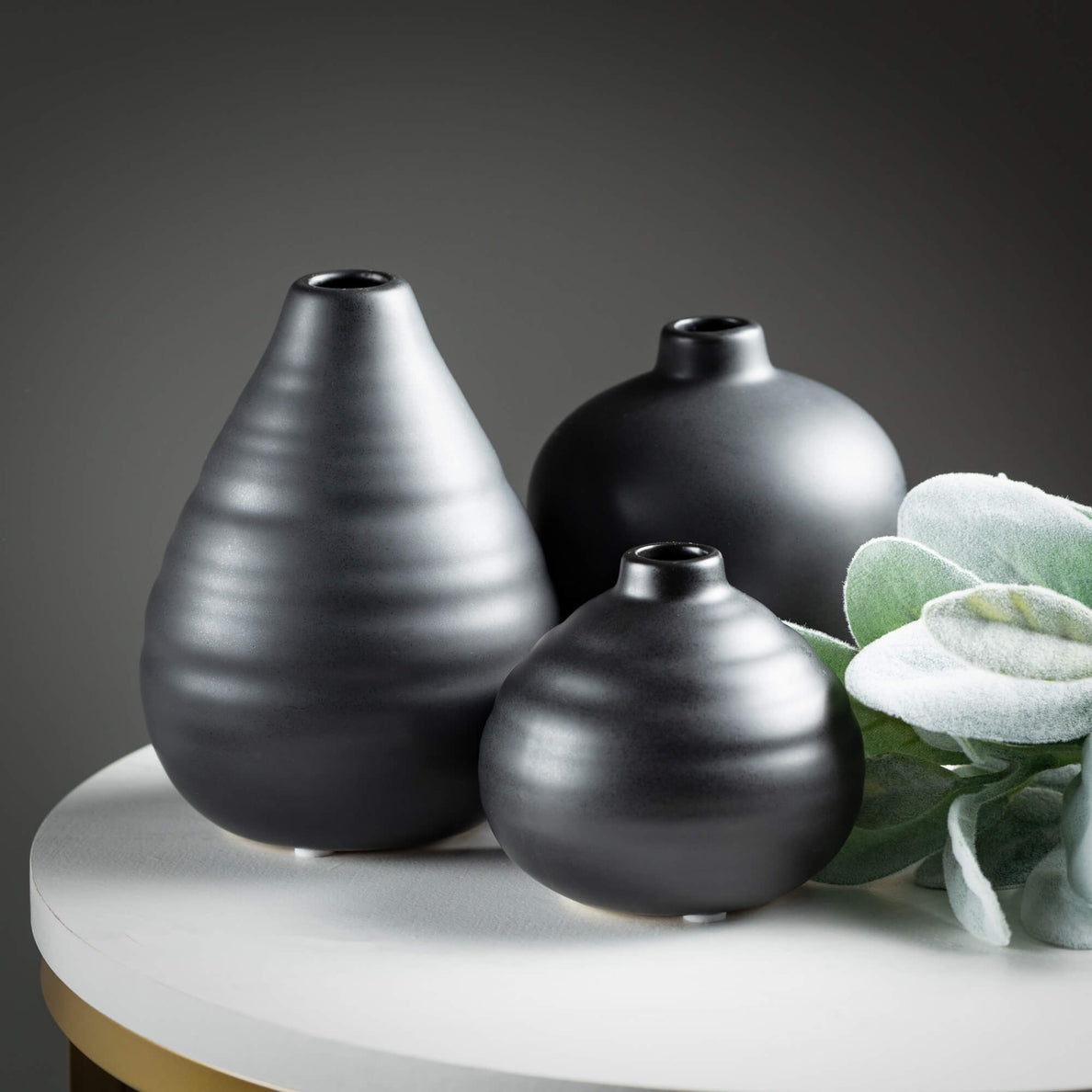 Ebony Compact Vase / Set of 3