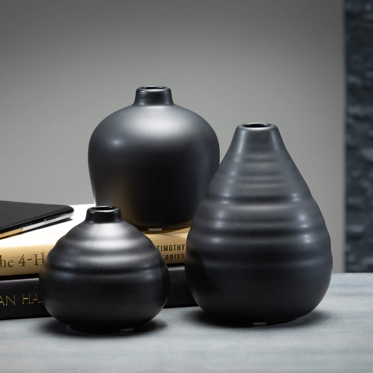 Ebony Compact Vase / Set of 3