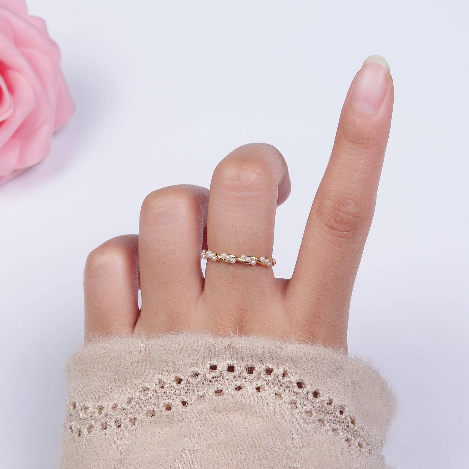 14K Gold Pearl Lined Twisted Ring