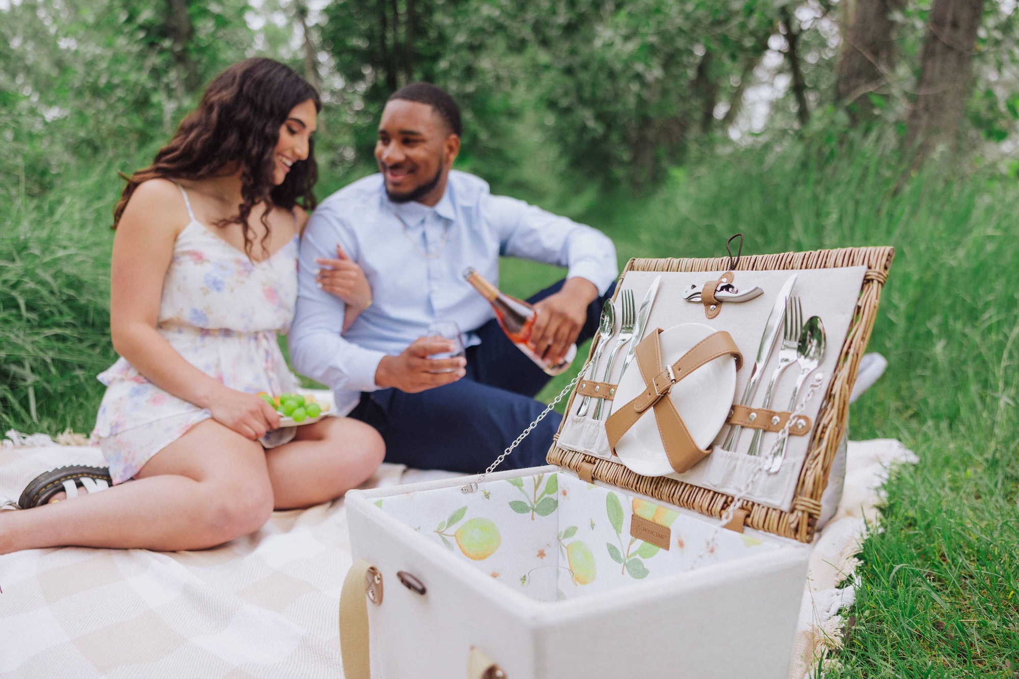 Lemongrove Picnic Basket