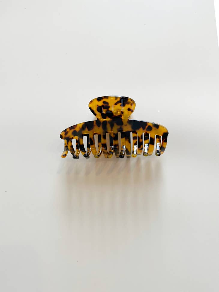 Large Claw Hair Clip in Tortoise