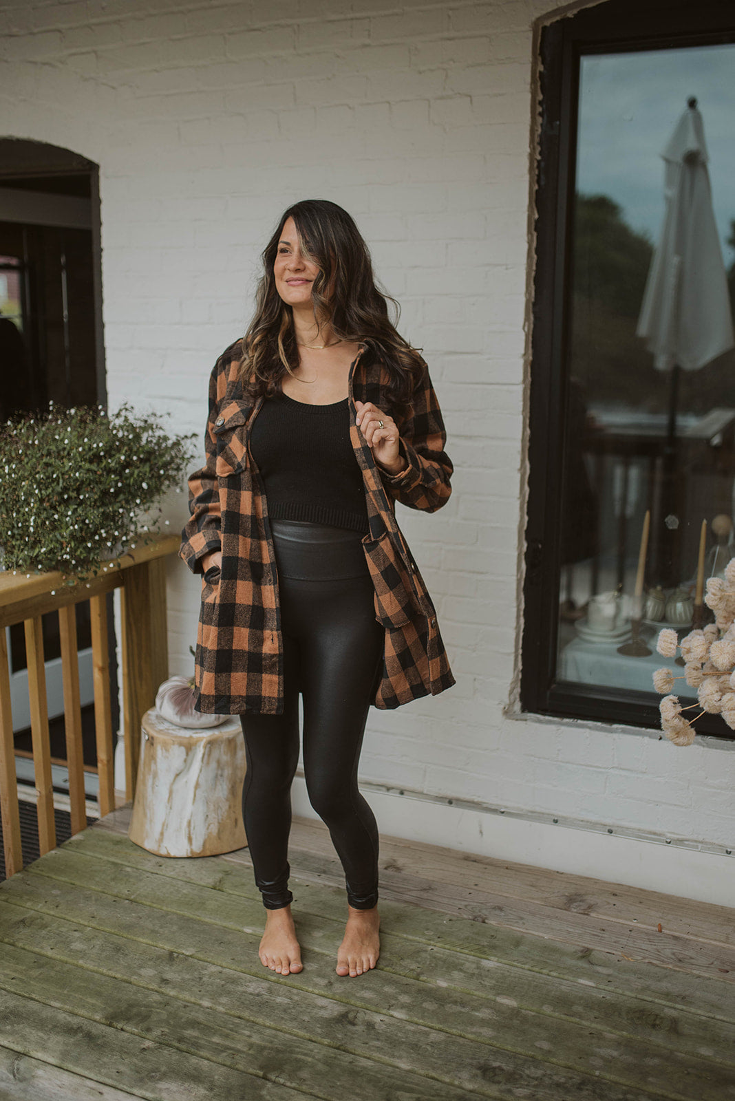 Leather Look High Waisted Leggings / Black