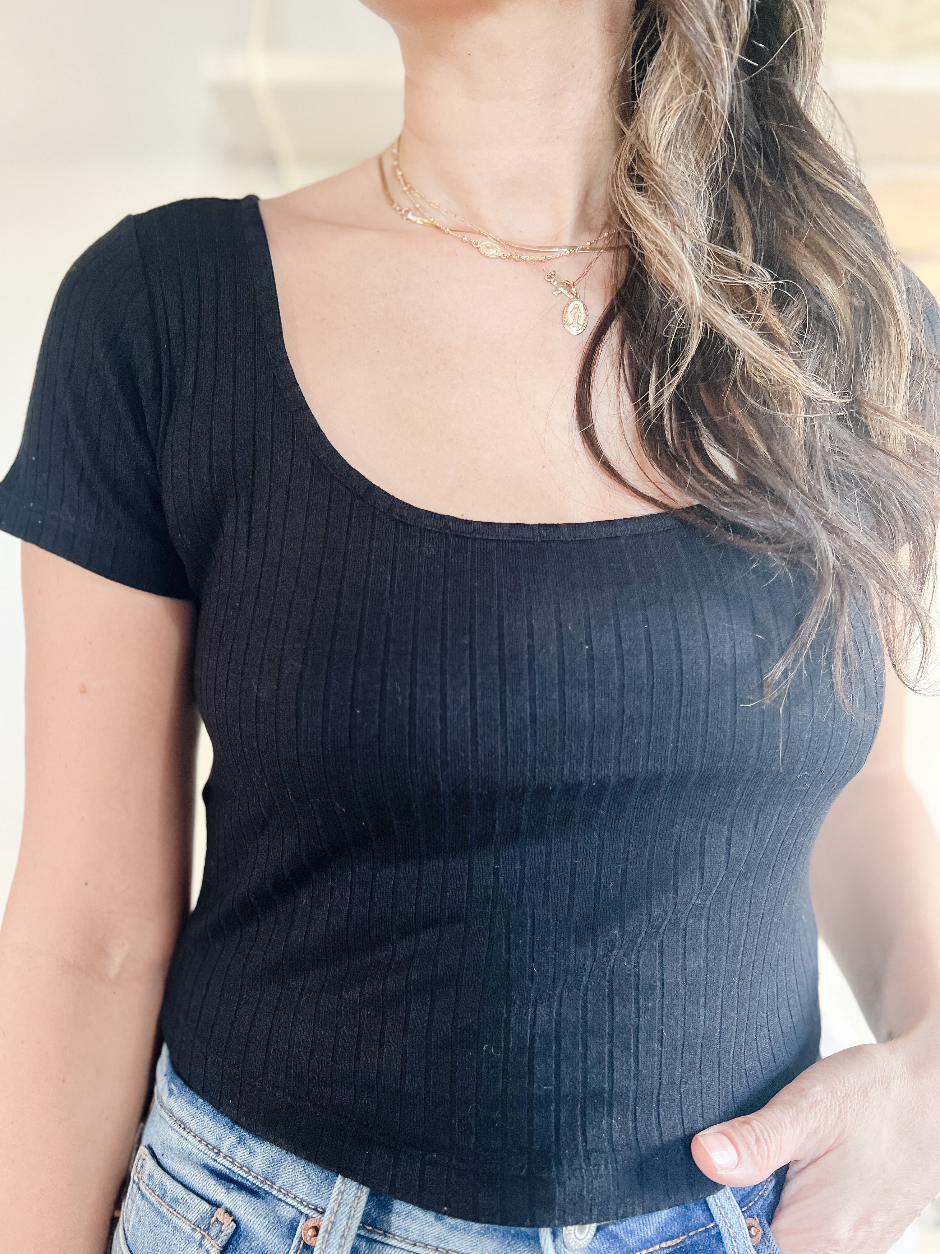 PROVENCE Ribbed Knit Scoop Neck Top / Black