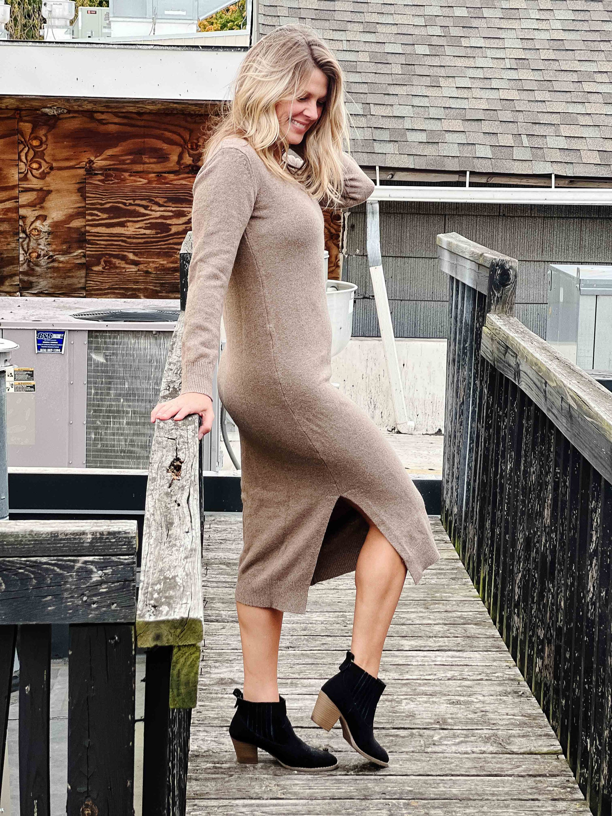 WINNIE V-Neck Sweater Maxi Dress